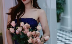 女子带婴儿到网吧打游戏